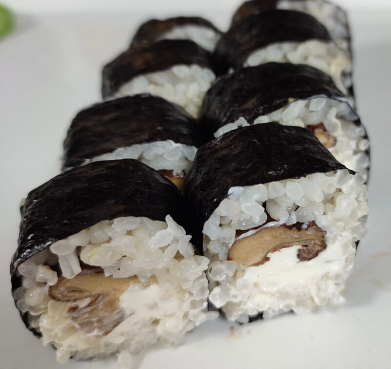 Shiitake Mantarlı Roll (8 Parça)